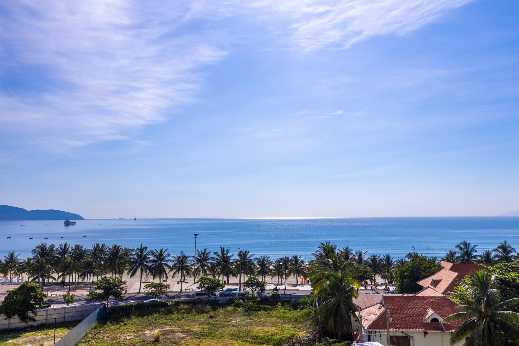 Jbay Beachfront Boutique Hotel Da Nang Bagian luar foto