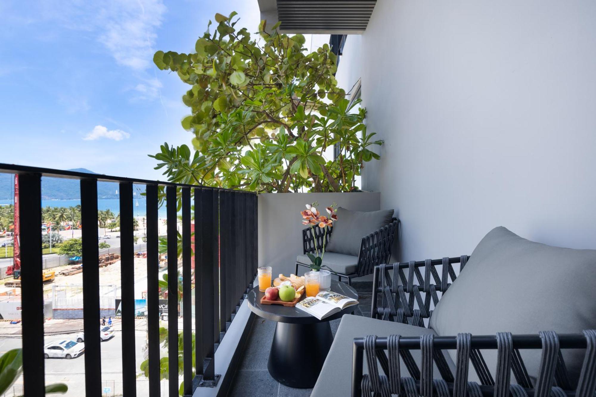 Jbay Beachfront Boutique Hotel Da Nang Bagian luar foto