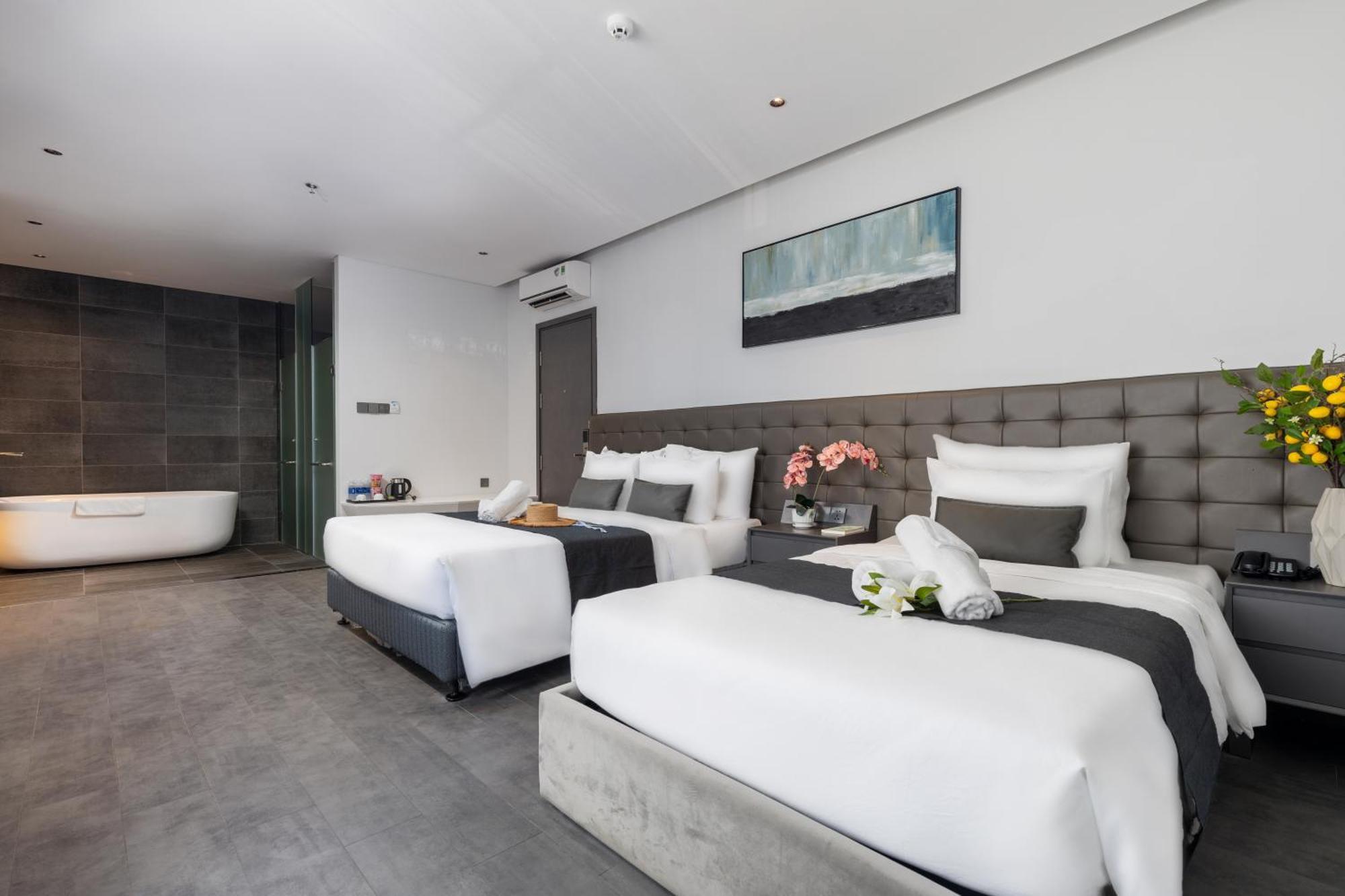 Jbay Beachfront Boutique Hotel Da Nang Bagian luar foto