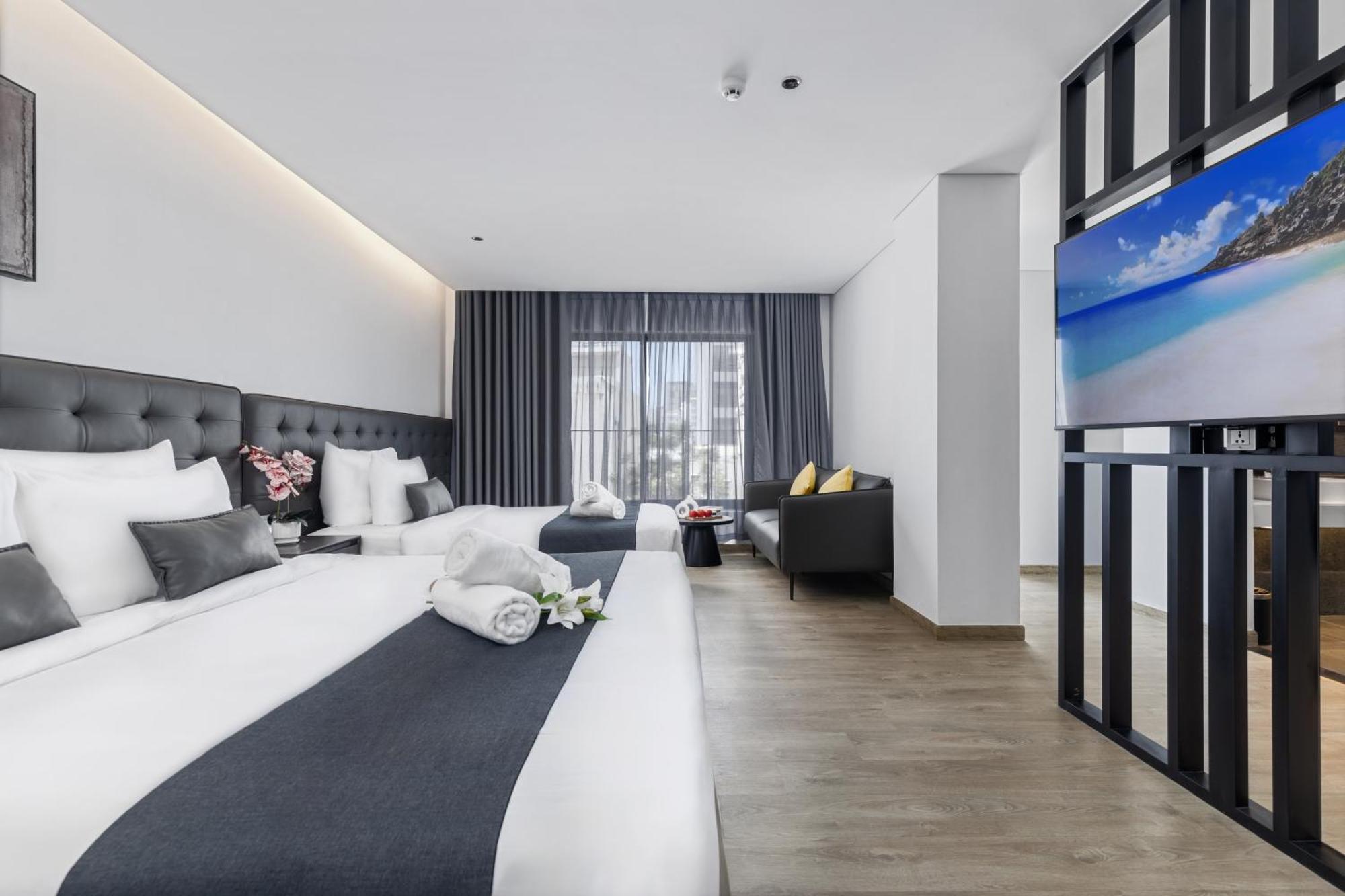 Jbay Beachfront Boutique Hotel Da Nang Bagian luar foto