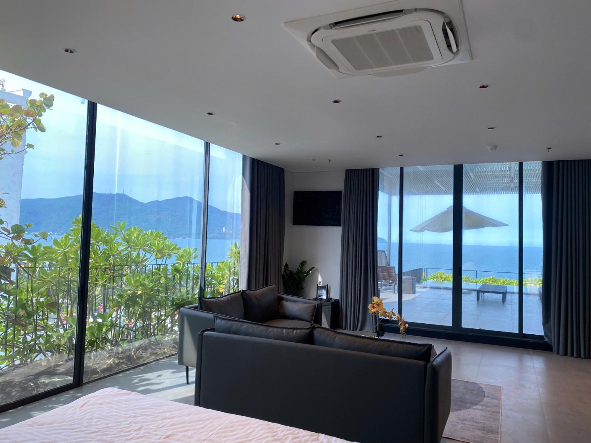 Jbay Beachfront Boutique Hotel Da Nang Bagian luar foto